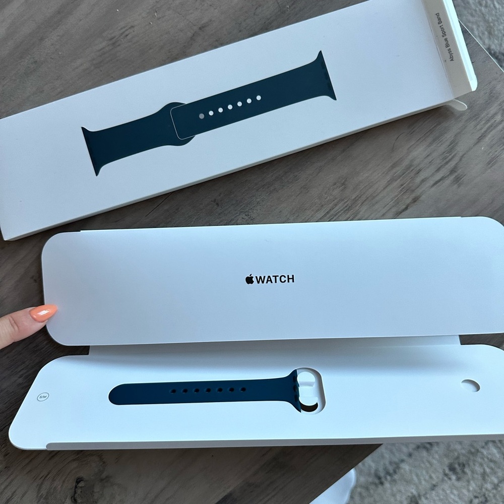 Two Apple Watch bands for watch SE 40mm size